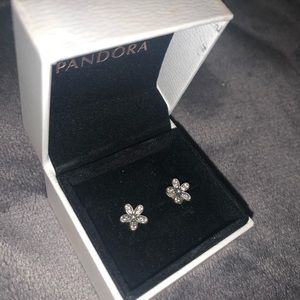 Pandora Silver Dazzling Daisy Earrings